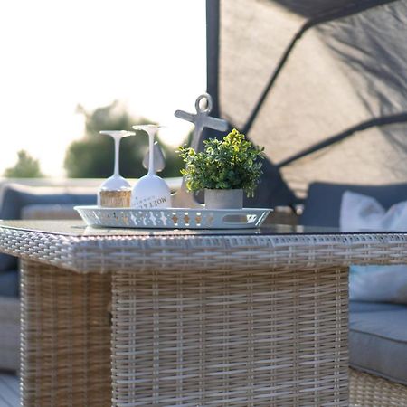 Lieblingsplatz Parey - Schwimmendes Living Luxboot Hotell Eksteriør bilde