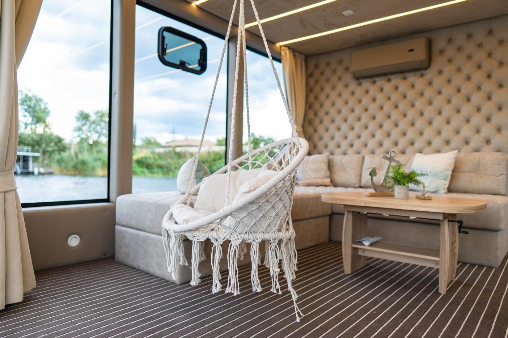 Lieblingsplatz Parey - Schwimmendes Living Luxboot Hotell Eksteriør bilde